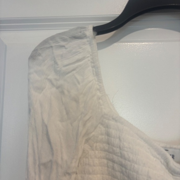 Hollister White Smocked Crop Top with Puff Long Sleeves - Picture 3 of 8